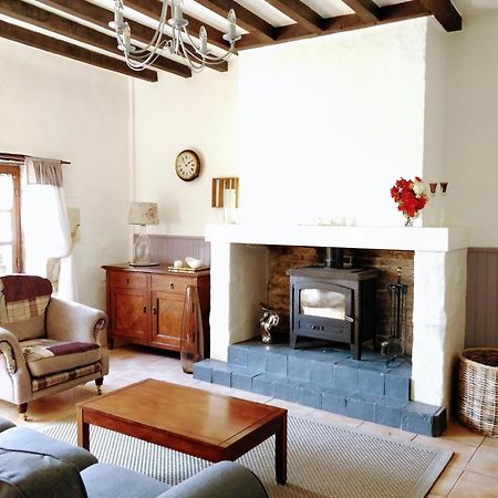 Traditional Longere Farmhouse At La Fortinerie Mouliherne Exterior photo